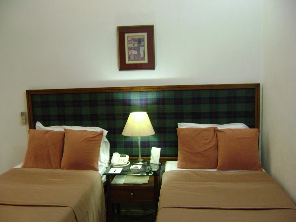 The Royal Residency Hotel New Delhi Bagian luar foto