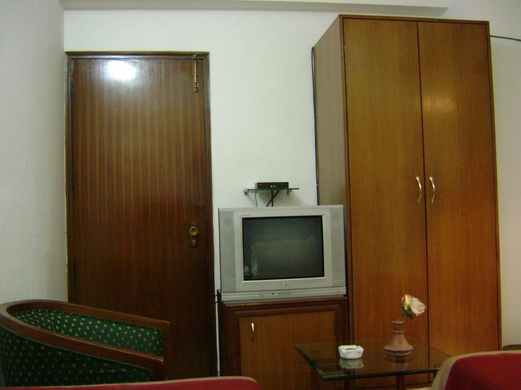 The Royal Residency Hotel New Delhi Bagian luar foto