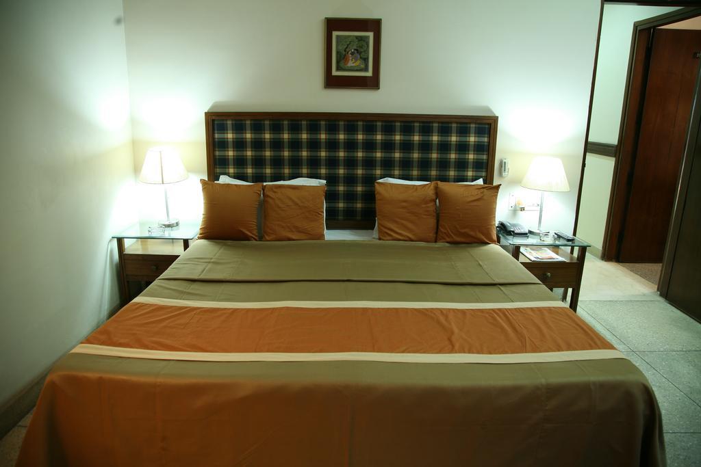 The Royal Residency Hotel New Delhi Bagian luar foto
