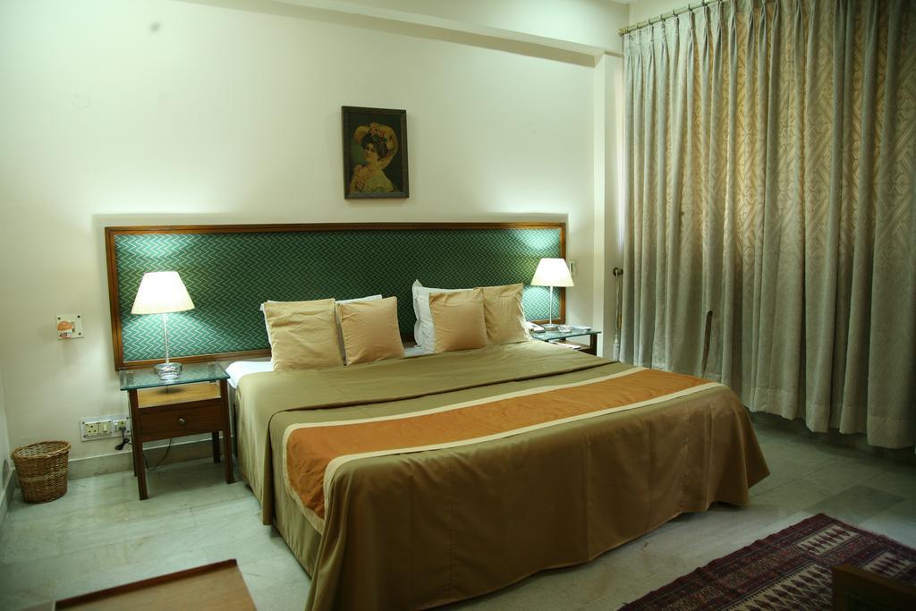 The Royal Residency Hotel New Delhi Bagian luar foto