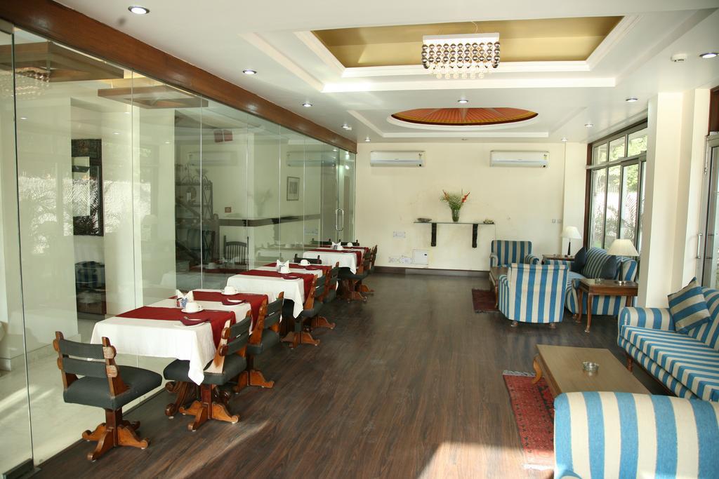 The Royal Residency Hotel New Delhi Bagian luar foto